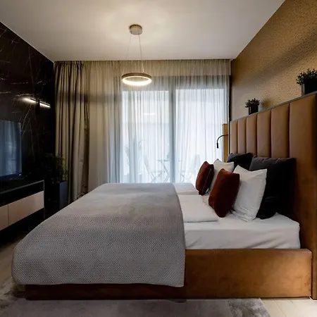 Apartment High-end W Gym/sauna/balcony/security