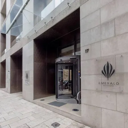 Apartment High-end W Gym/sauna/balcony/security *