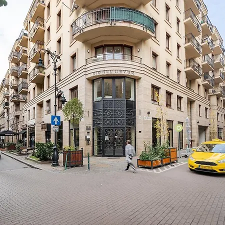 Urban Jungle Oasis King With Free Parking Appartamento Budapest