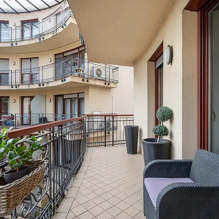 Appartamento Urban Jungle Oasis King With Free Parking