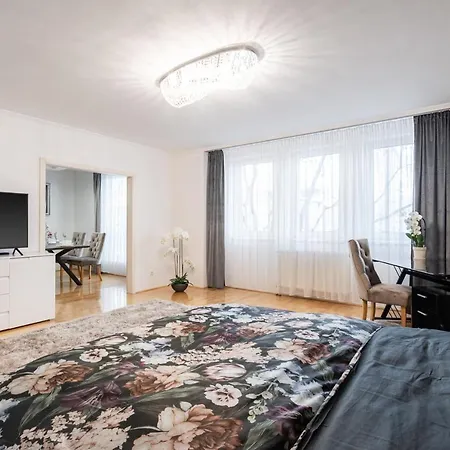 Appartement Beautiful Three Bedrooms With Free Parking Close To The Danube Coast Boedapest