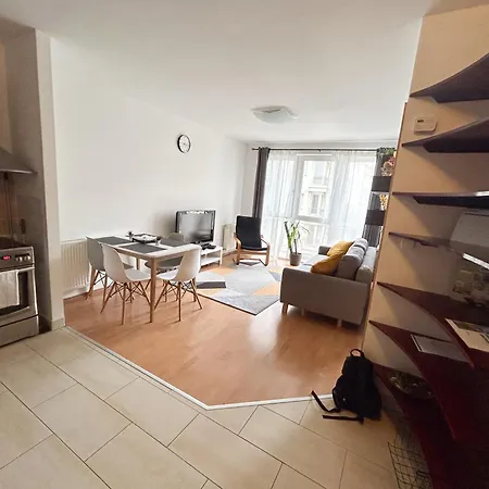 Apartment District 9 *