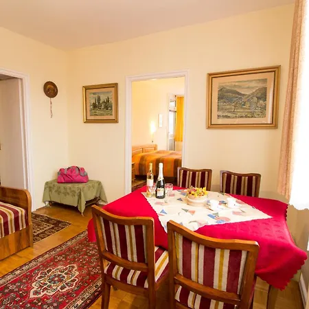 Charming Apartment *