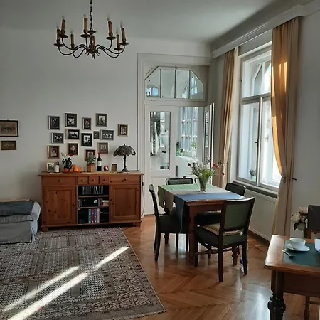 Boutique With Parking Apartament