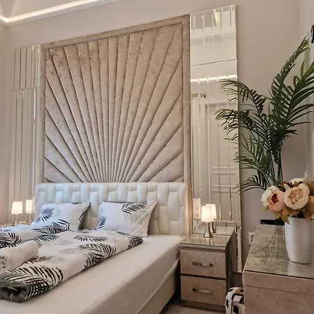 Opera View - Live In Luxury Apartment *