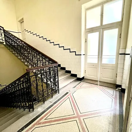 Amazing Swedish 3 In The Center * Budapest