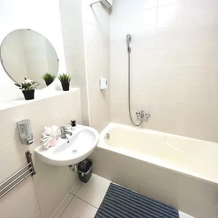 Mono With Free Parking Apartman Budapest