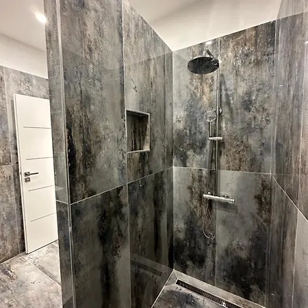 Boutique Luxury Apartment *