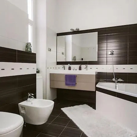 Lovely Purplish Heart Of The Appartement *