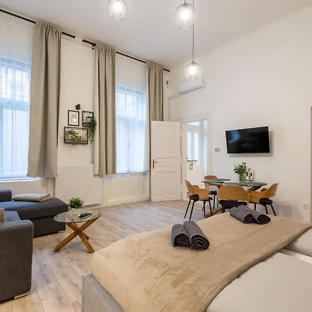 Apartament Holidays Operart