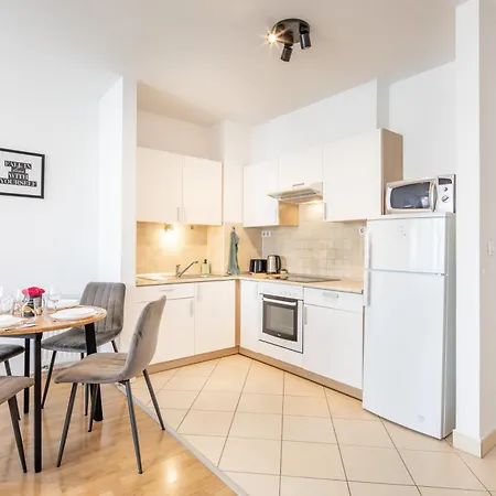 Lotus Origo With Garage Apartment