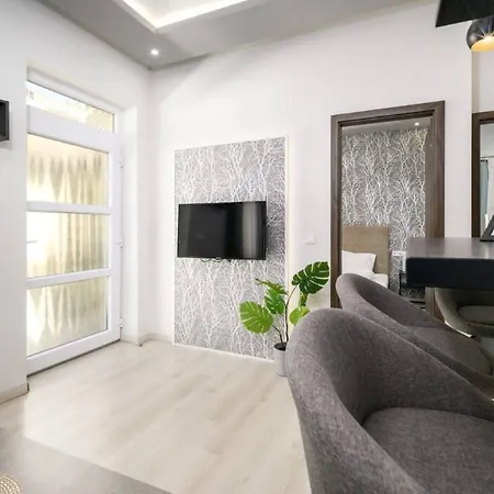 아파트 Cosy In Heart Of The -prime Location