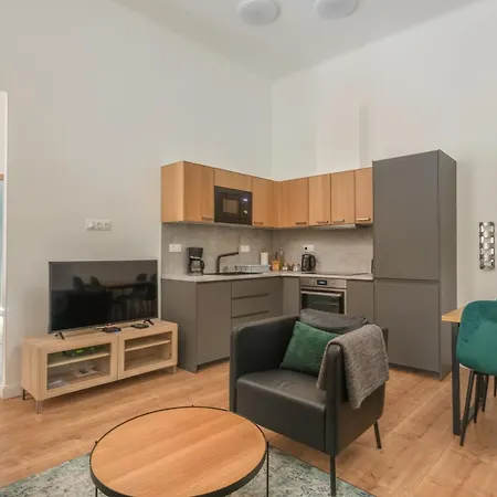 With Private Terrace - Near Gellert Thermal Bath Apartment *