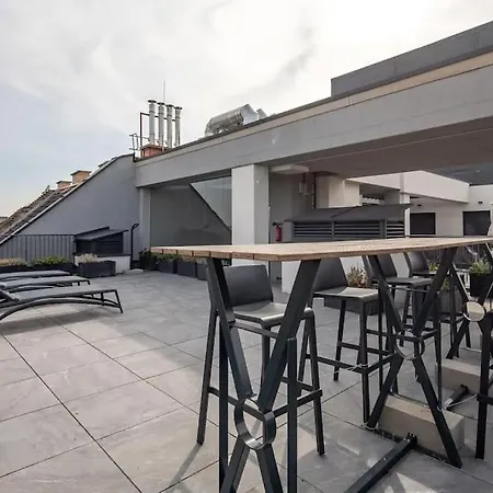 Marone 209 ~ Ac/balcony/indoor Parking Apartment Budapest