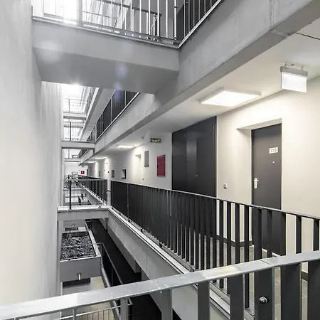 Marone 209 ~ Ac/balcony/indoor Parking Apartment