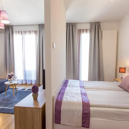 Colours Deluxe With Free Parking Apartment *