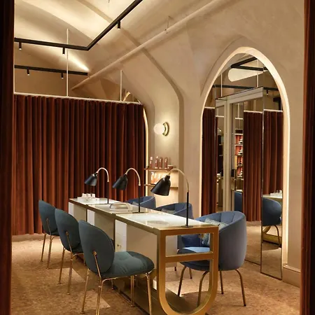 W Hotel 5*