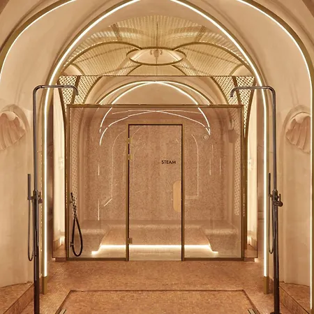 W 5* Budapest