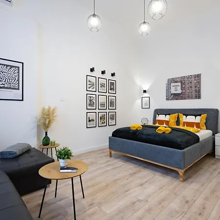 Apartament Holidays Operart *