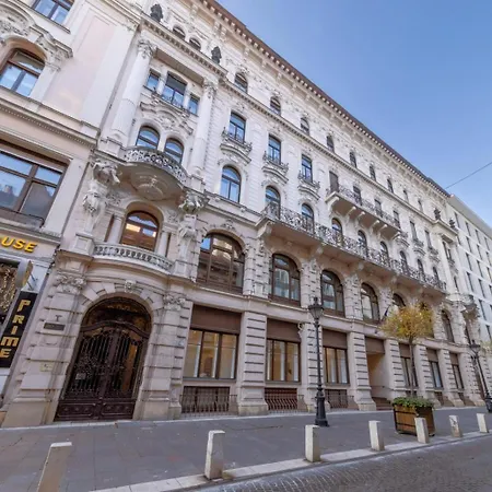 Sass Glamour Next To St Stephen Basilica S1 Apartment