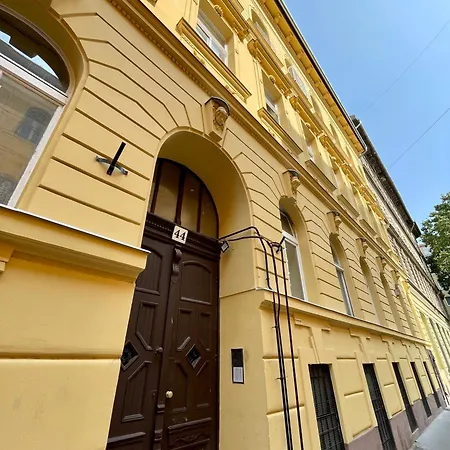 Basebudapest Apartamento *
