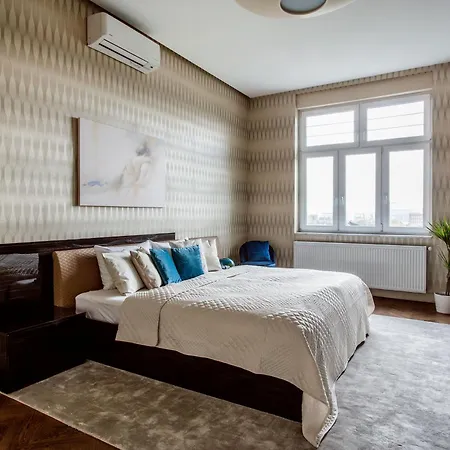 Apartment Luxurious Danubeside For 6 *