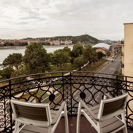 Apartment Luxurious Danubeside For 6