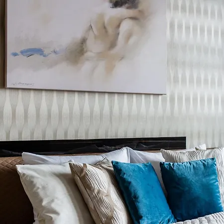 Luxurious Danubeside For 6 Apartment Budapest