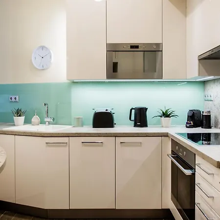 Luxurious Danubeside For 6 Apartment *