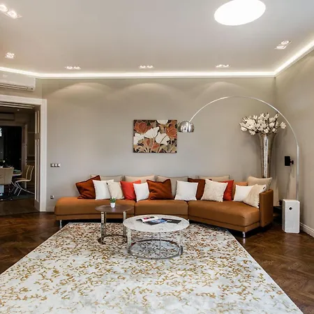 Apartment Luxurious Danubeside For 6 Budapest