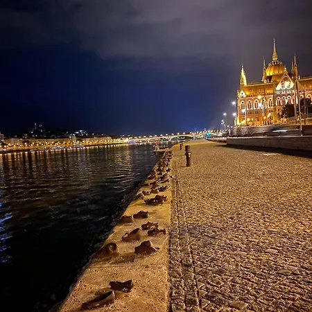 Lookery * Budapest