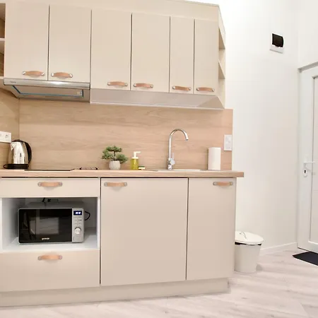 Standard By Hi5- Kiraly 82 Apartmán