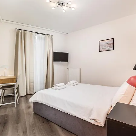 Apartment Venus - King Street V - Balcony *