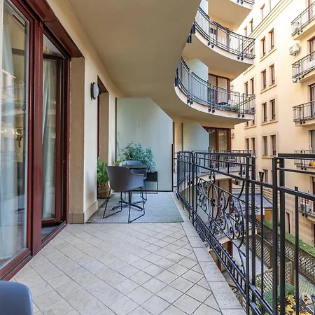 Apartment Venus - King Street V - Balcony *