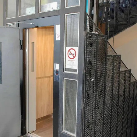 Διαμέρισμα Free Garage!!! Downtown Near The New York Coffee House
