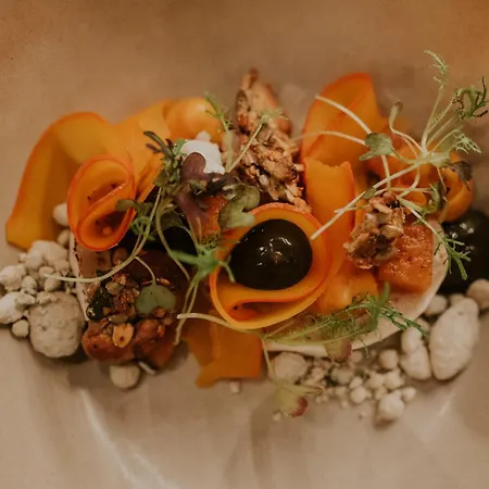 Kozmo & - Small Luxury Of The World 5* Budapest