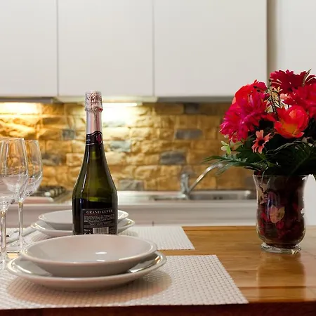 10 House Budget Budapest