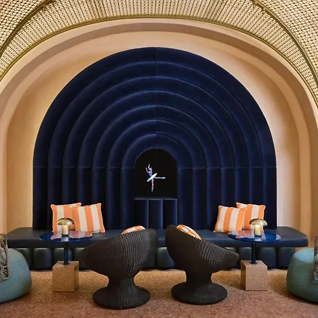 Hotel W