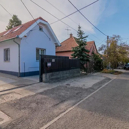 D12 Apartman *