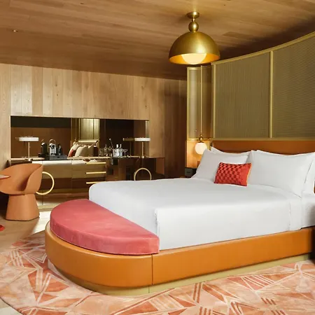 W Hotel 5*