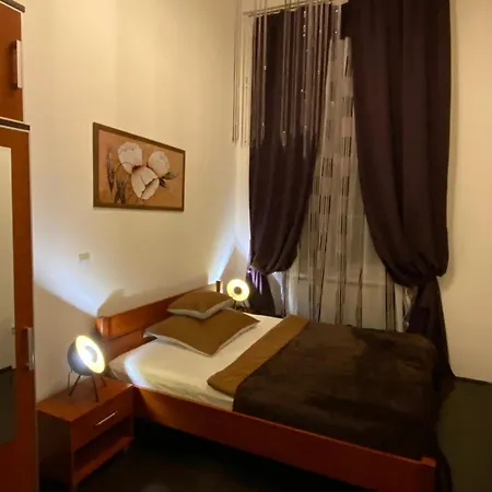 Location In The Heart Of The City, 2 Bedrooms, 2 Bathrooms Budapest