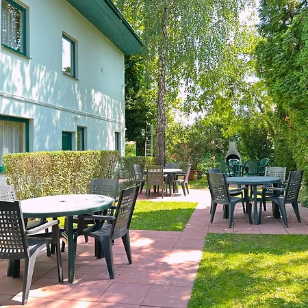 Irisz Panzio 3* Budapest