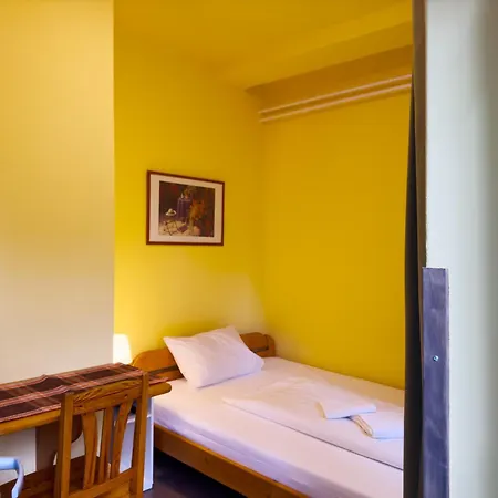Irisz Panzio Budapest