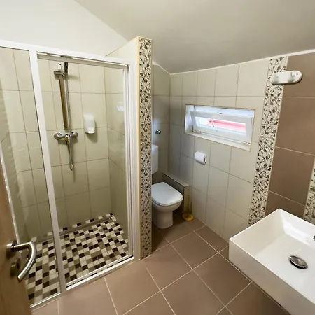 Irisz Panzio 3*