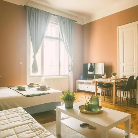 Boho Central Buda Close To Gellert Thermal Bath Apartment