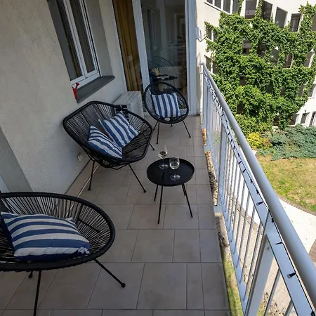Stylish And Colorful With Balcony - Special Offer Apartment *