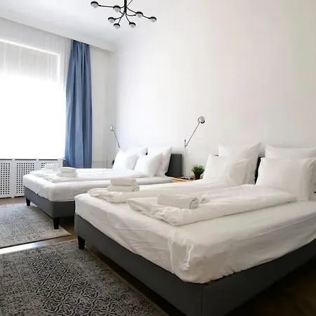 Premium By Hi5- Anker * Budapest