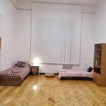 Lookery Homestay Budapest