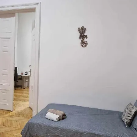 Homestay Lookery *