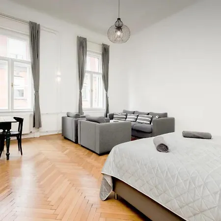 Budapestayz - Izabella Budapest